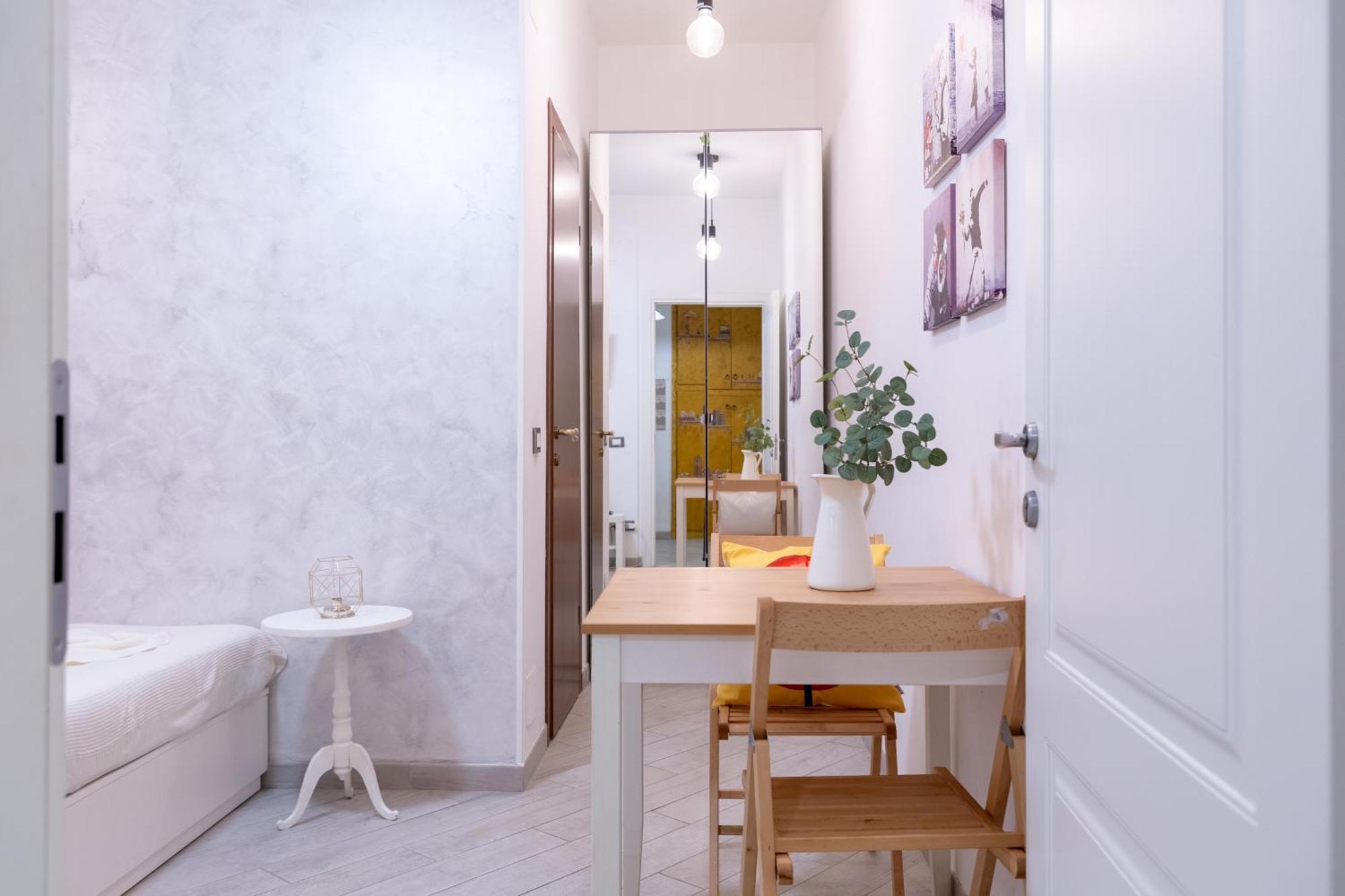 Quarto em Acomodações Particulares Stanza Comoda E Silenziosa Con Bagno Privato E Area Lavoro E Relax Roma